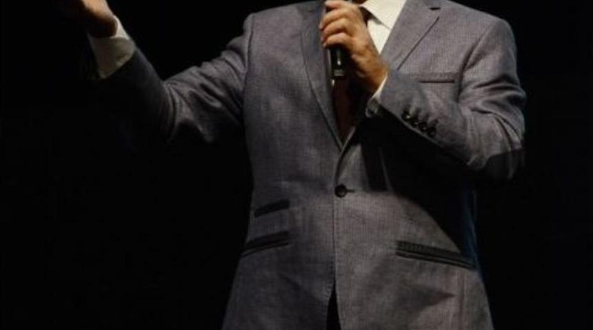 Akg&uuml;n: "tiyatro, Barışın, Sevginin Ve Kardeş&ccedil;e Yaşamanın Ortak Dilidir"