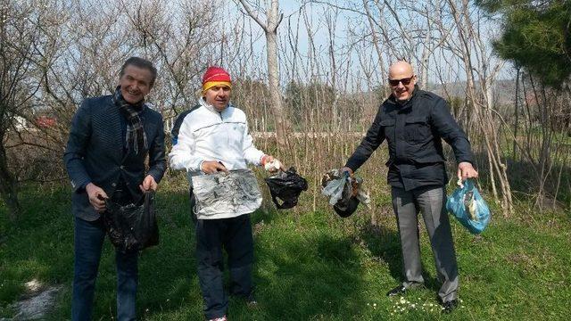 Bursalı İş Adamları Çevre İçin 3 Konteynır Çöp Topladı