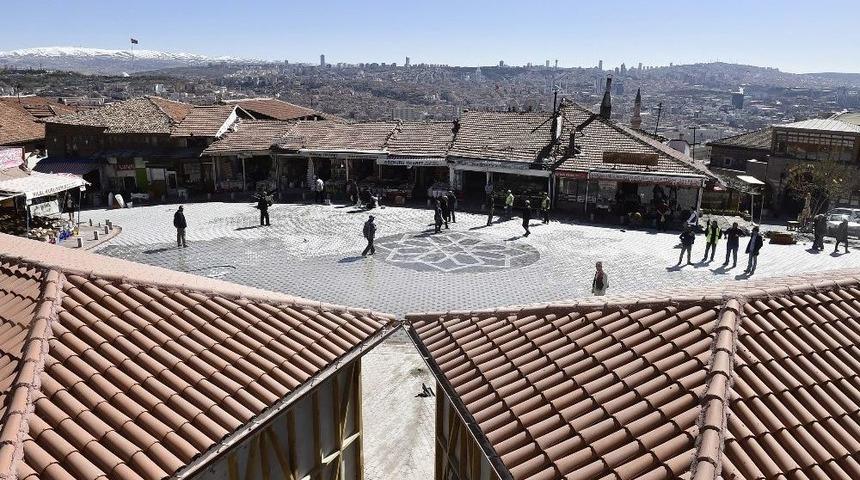 Kale &Ouml;n&uuml; Meydan &Ccedil;alışmaları Tamamlanıyor