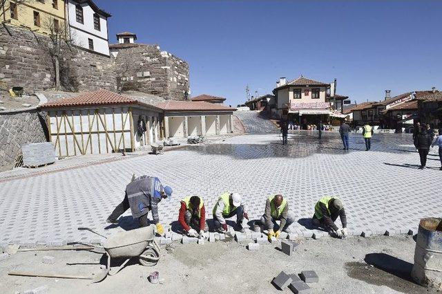 Kale Önü Meydan Çalışmaları Tamamlanıyor