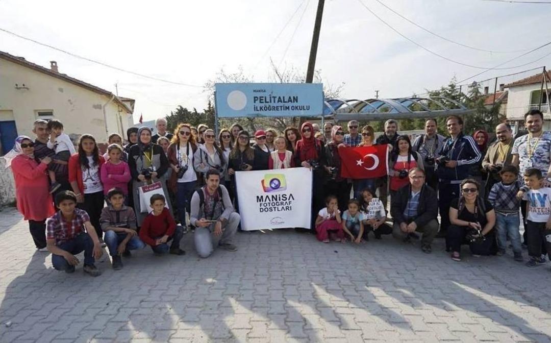 Fotoğraf&ccedil;ılar &Ouml;ğrencilerle Buluştu