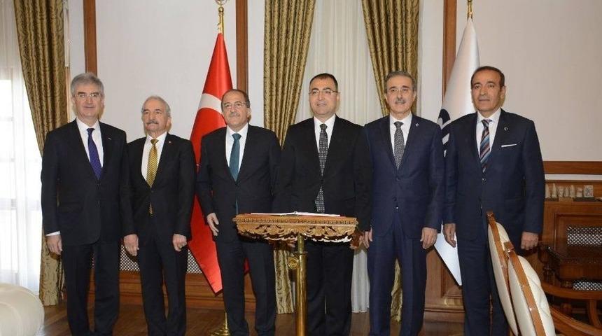 Vali Toprak Msb Bakan Yardımcısı Şuay Alpay&rsquo;ı Makamında Ağırladı