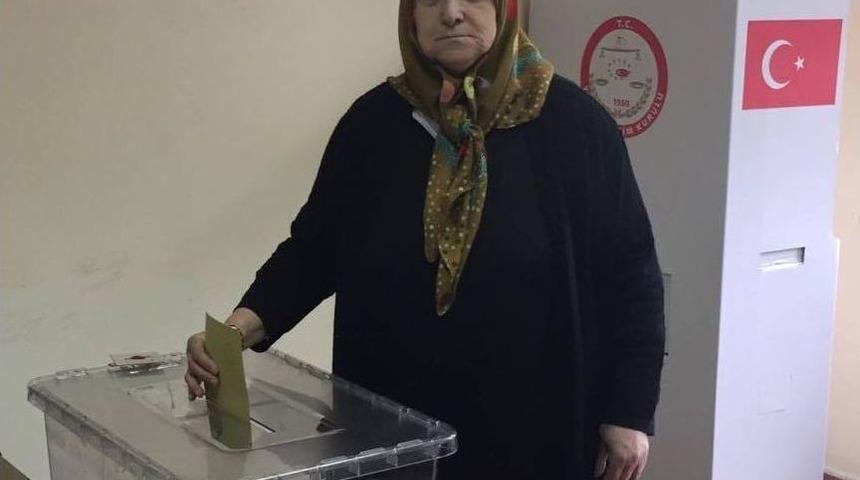 Zonguldak Havaalanı&rsquo;nda Oy Kullanma İşlemi Başladı