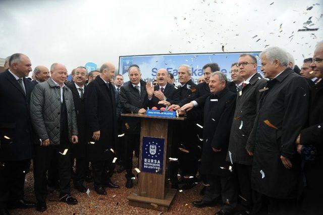 Bakan Müezzinoğlu: “16 Nisan’dan Sonra Ülkenin Yolculuğu Yönetim Anlamında Otobanlarda Olacak”