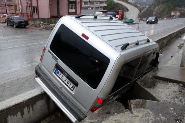 Direksiyonda Kalp Krizi Geçiren Sürücü Öldü