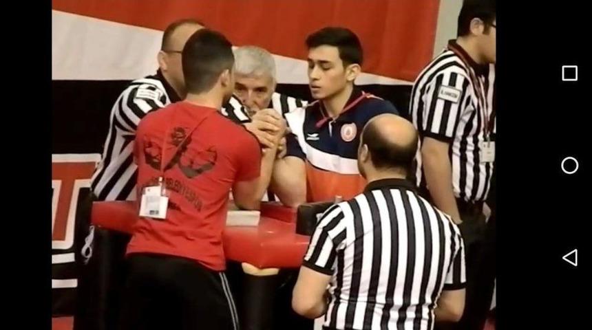 D&uuml;nya Şampiyonu Tıbbiyelinin Bileğini Kimse B&uuml;kemiyor