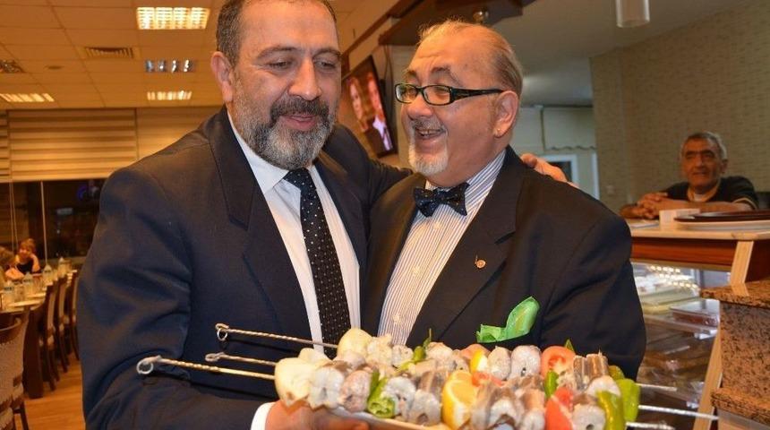 S&ouml;ke&rsquo;nin Yılanbalığı İki &Uuml;nl&uuml; Gurmenin Lezzet Testinden Ge&ccedil;ti