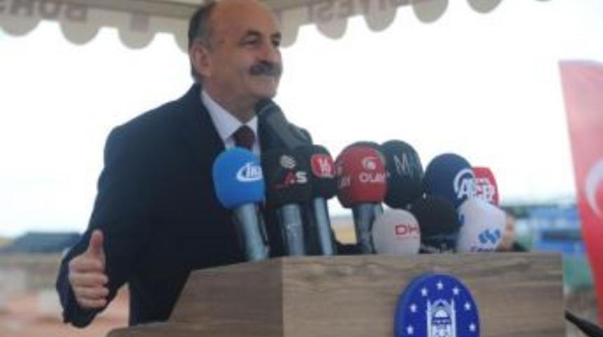 Bakan M&uuml;ezzinoğlu Safra Kesesi Ameliyatı Oldu