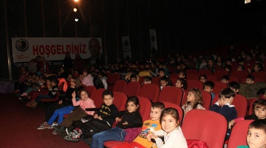 Kartal Belediyesi Kreş &Ouml;ğrencileri D&uuml;nya Tiyatrolar G&uuml;n&uuml;&rsquo;n&uuml; Kutladı