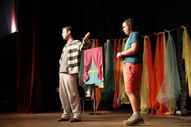 Kartal Belediyesi Kreş Öğrencileri Dünya Tiyatrolar Günü’nü Kutladı