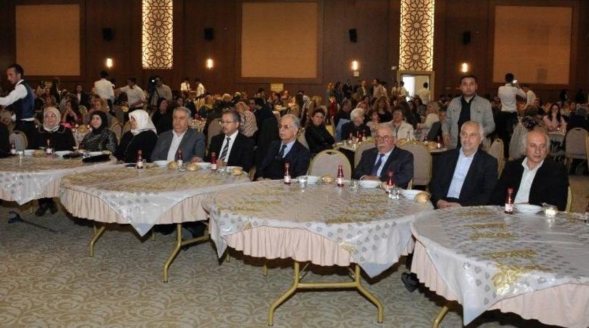 Alzheimer Derneğinden Dayanışma Etkinliği