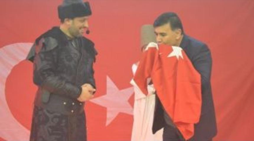 Emet&rsquo;te &lsquo;biz Biriz&rsquo; Tiyatro Oyunu Sahnelendi