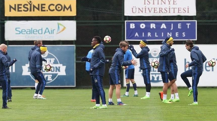 Fenerbah&ccedil;e, Karab&uuml;kspor Hazırlıklarına Başladı