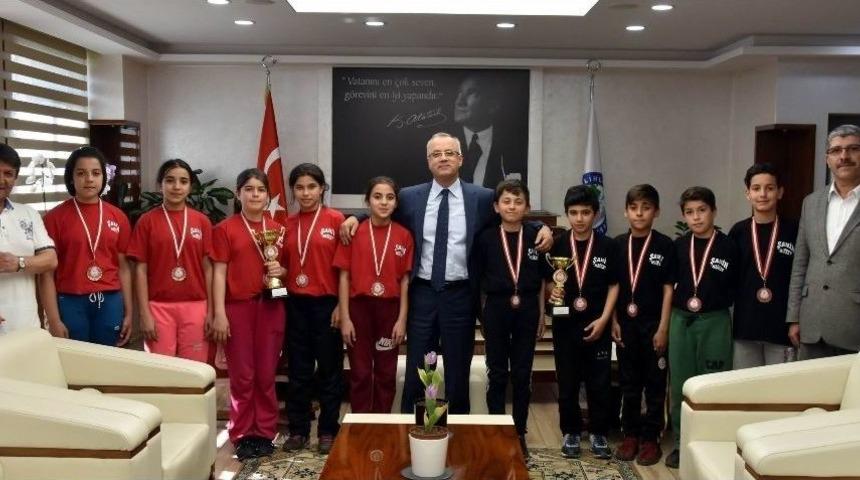 Salihlili &Ouml;ğrencilerden Masa Tenisinde İl Şampiyonluğu