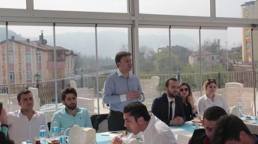 Başkan U&ccedil;ar Gen&ccedil;lerle Buluştu