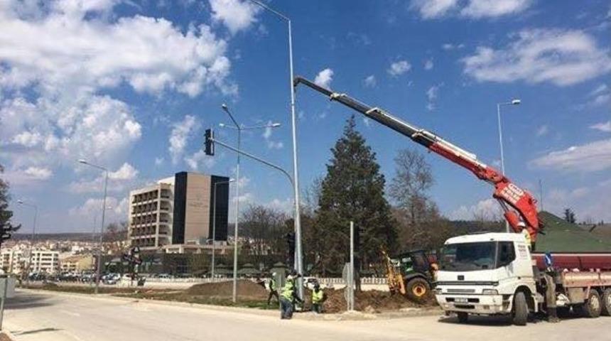 &Ccedil;evre Yolu Işıklandırmaları Yenileniyor