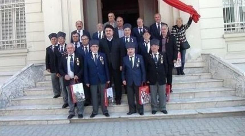 Gazi Ve Şehit Yakınlarından Ziyaret