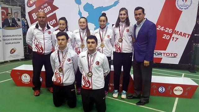 Badminton Milli Takımı 19 Yaş Balkan Şampiyonu Oldu