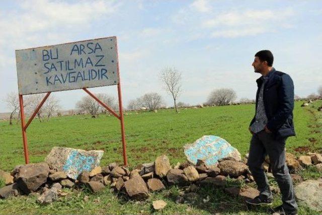 Aile Kavgasına 'bu Arsa Satılmaz, Kavgalıdır' Yazılı Tabelayla Önlem