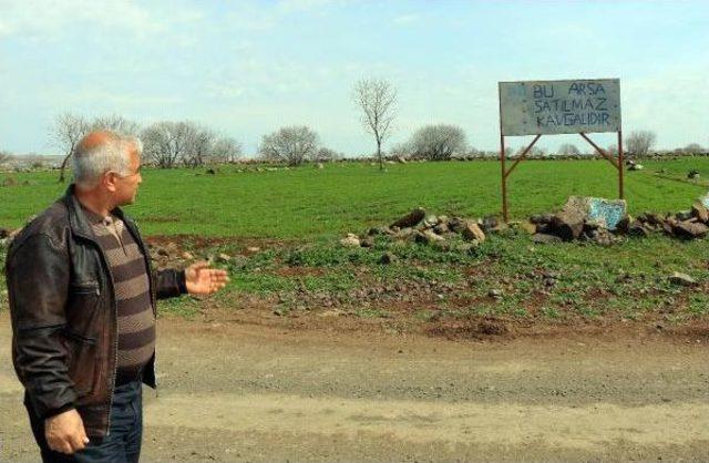 Aile Kavgasına 'bu Arsa Satılmaz, Kavgalıdır' Yazılı Tabelayla Önlem