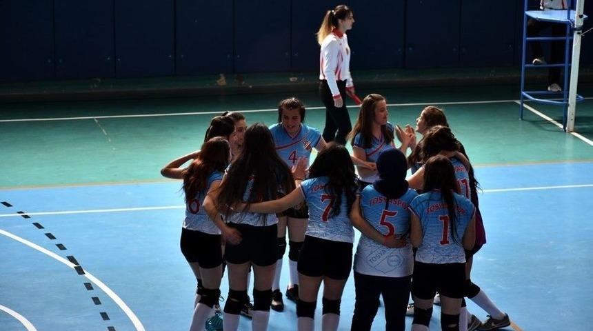 Tosyaspor Voleybol Takımı, Yarı Finale Yükseldi