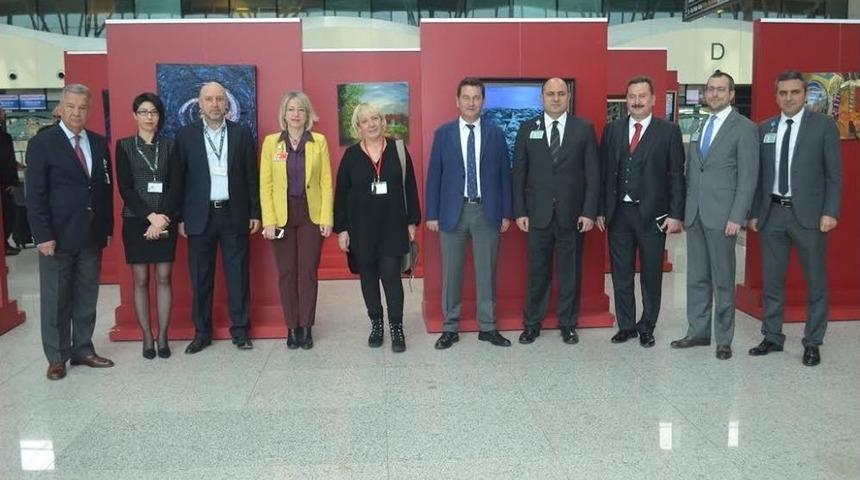 Esenboğa Havalimanı, Resimhane Eserlerini Ağırlıyor