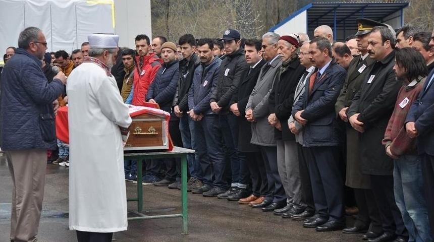 Kalp Krizinden Ölen Gazi Polis Son Yolculuğuna Uğurlandı
