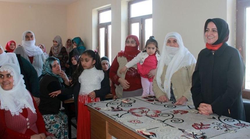 Cumhurbaşkanı Başdanışmanı G&uuml;lşen Orhan Gevaş&rsquo;ta