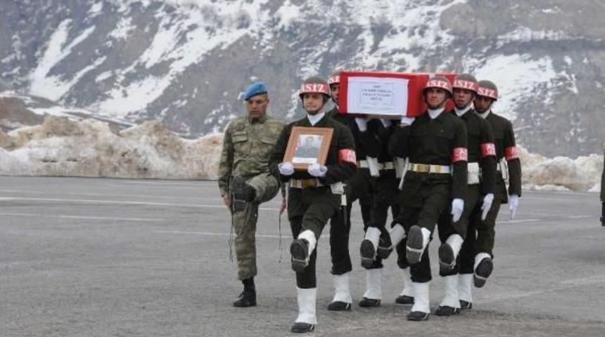 Yaralı Asker, Hakkari'de Şehit Oldu(2)