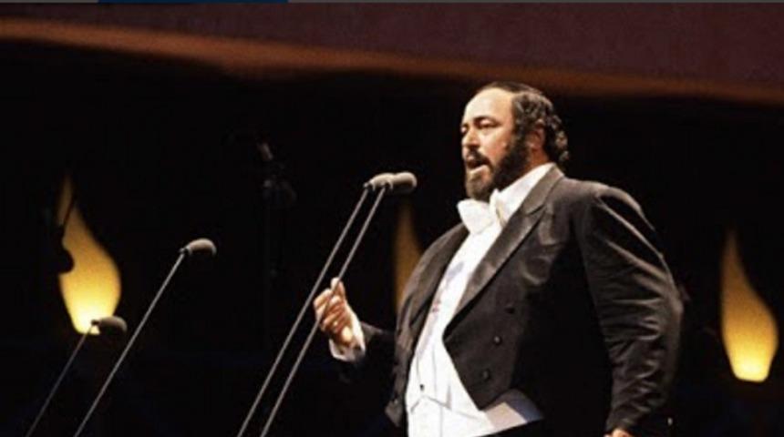 Luciano Pavarotti kimdir? Luciano Pavarotti'nin sahnede elinden eksik etmediği aksesuarı nedir? (Hadi İpucu 6 Eyl&uuml;l 12.30)