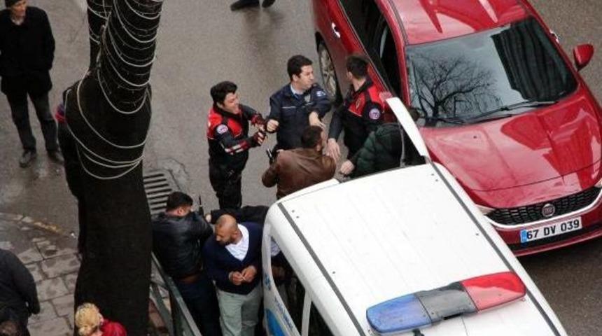 Zonguldak'ta Polise Direnen 3 Kişi, G&ouml;zaltına Alındı