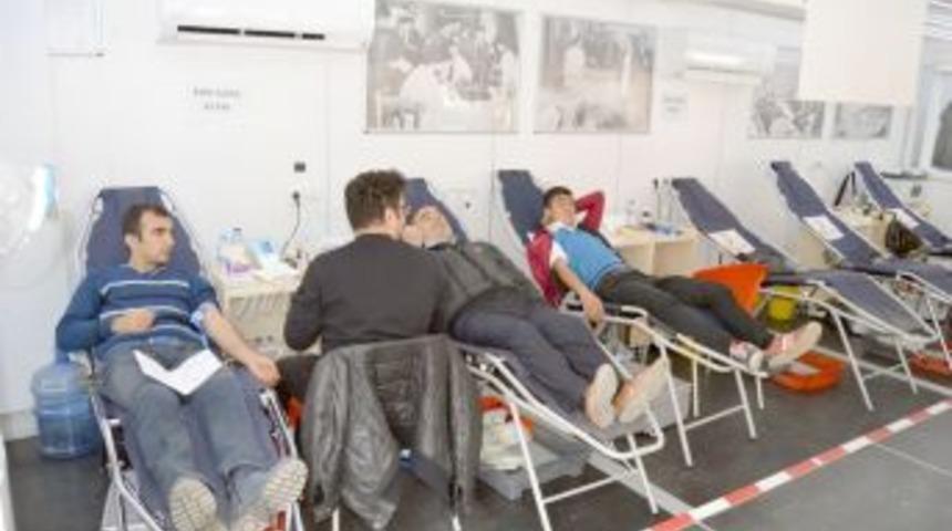 Besni&rsquo;de Kan Bağışına Yoğun İlgi