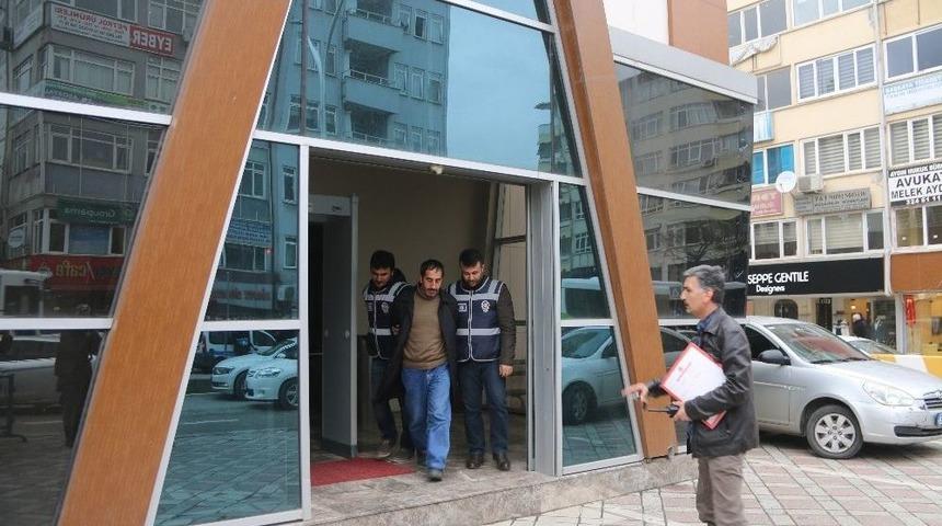 Girdiği Bankada Para Bulamayınca Ka&ccedil;an Zanlı Yakalandı