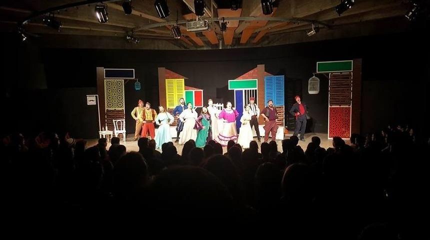 Odunpazarı Belediye Tiyatrosu Ankaralı Tiyatro Severlerle Bir Araya Geldi