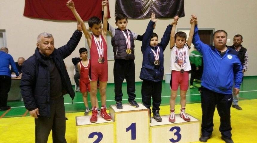 Dursunbey Belediyespor&rsquo;lu G&uuml;reş&ccedil;ilerden Bir Başarı Daha