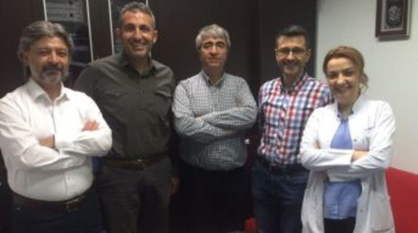 Balonlaşan Karın Damarına Yapay Damar Kaplı Stent Takıldı