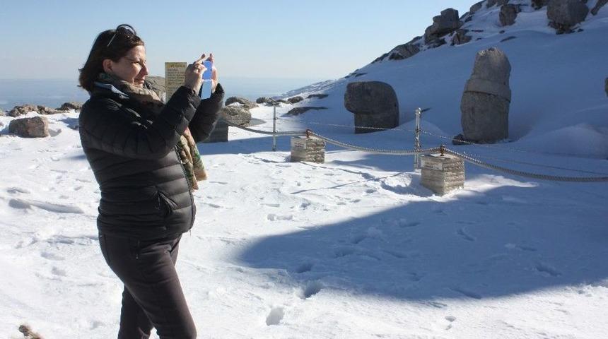 Meksikalı B&uuml;y&uuml;kel&ccedil;i, Nemrut Dağı&rsquo;na Hayran Kaldı