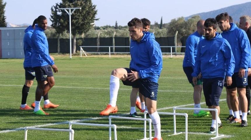 Akhisar Belediyespor&rsquo;da Başakşehir Ma&ccedil;ı Hazırlıkları S&uuml;r&uuml;yor