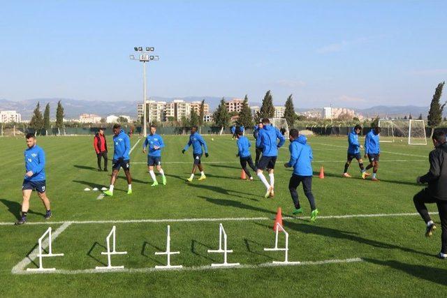 Akhisar Belediyespor’da Başakşehir Maçı Hazırlıkları Sürüyor