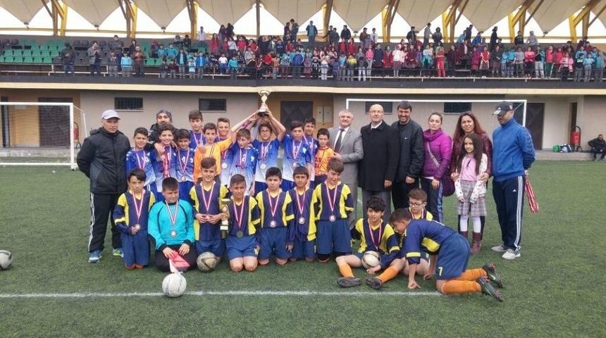 Atat&uuml;rk Ortaokulu Futbol Takımından İl Birinciliği