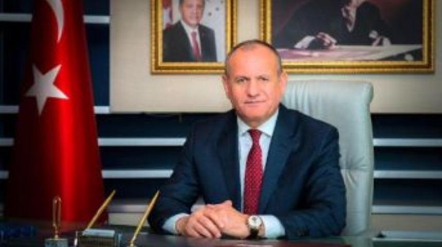 Damadı Fet&ouml;'den Tutuklanan D&uuml;zce Belediye Başkanı Keleş Istifa Etti