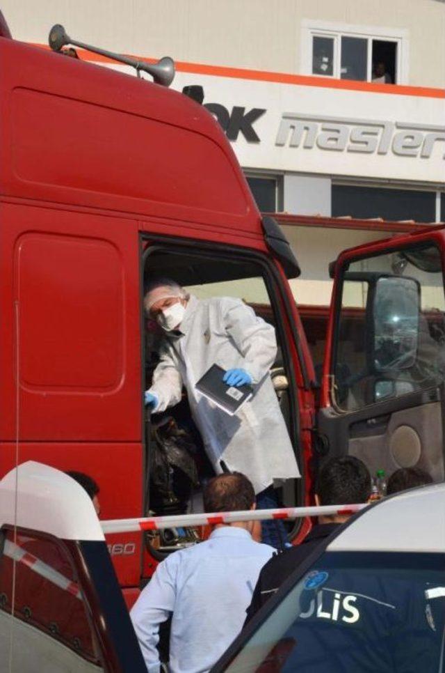 Macaristan Uyruklu Tır Şoförü Aracında Ölü Bulundu