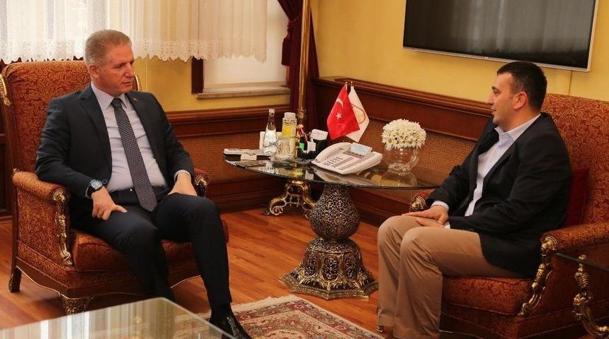 Vali G&uuml;l, İha&rsquo;ya Başarılar Diledi