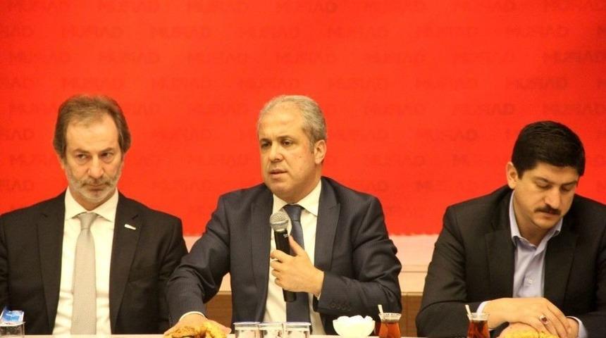 Şamil Tayyar İş Adamlarıyla Bir Araya Geldi