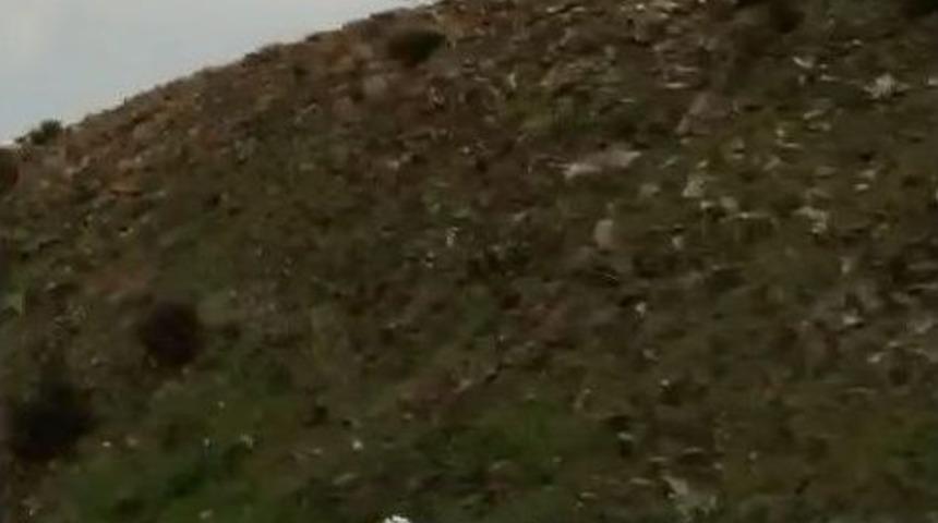 120 Kilometre Hızla Giderken Motosikletin &Uuml;zerine Yattı