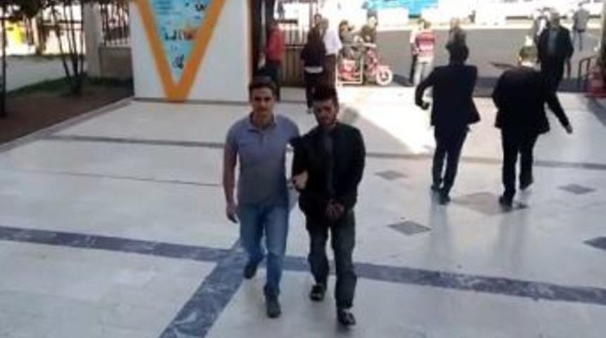 Otomobillerin Camlarını Kırıp Hırsızlık Yapan Şahıs Yakalandı