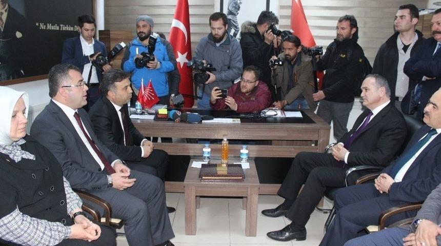 Bakan &Ouml;zl&uuml;&rsquo;den Chp&rsquo;ye Ziyaret