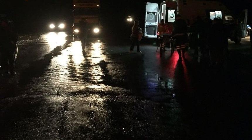 Hafif Ticari Aracın &Ccedil;arptığı Yaya &Ouml;ld&uuml;