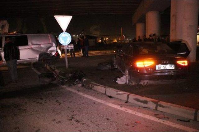 Şerit Ihlali Yapan Otomobil Hafif Ticari Kamyonete Çarptı: 5 Yaralı