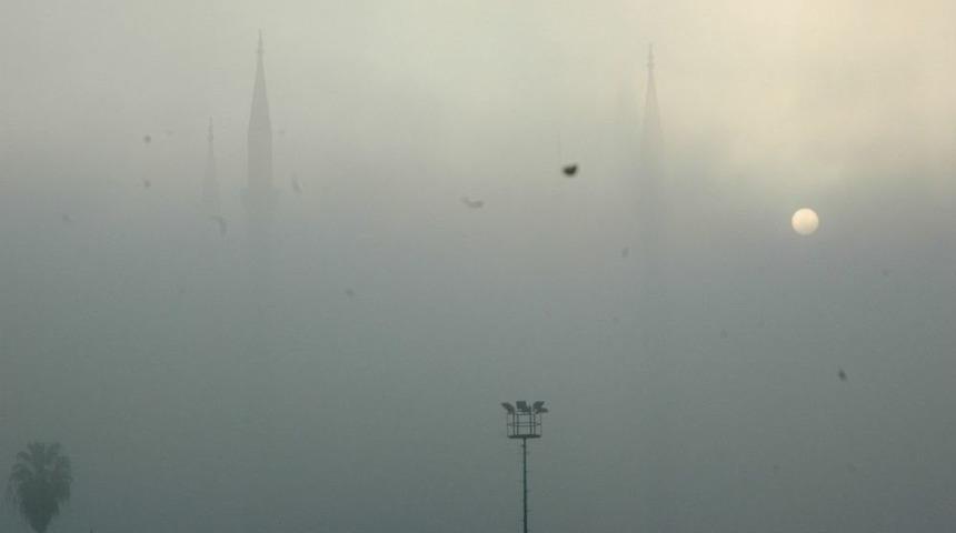 Adana G&uuml;ne Sisle Başladı